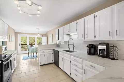 Kitchen - 639 Highview Circle Dr, Ballwin, MO 63021 photo 1 of 3