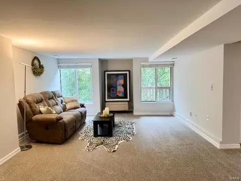 Living - 639 Highview Circle Dr, Ballwin, MO 63021 photo 6 of 6