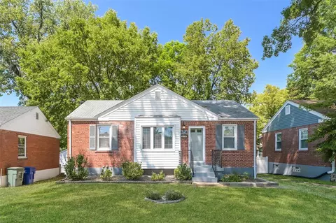 7325 Parkwood Dr, Saint Louis, MO 63116