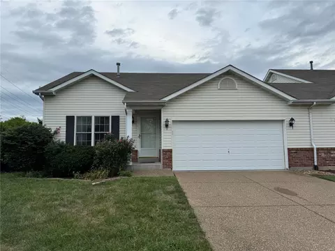 10 Deer Grove Dr, Saint Peters, MO 63376