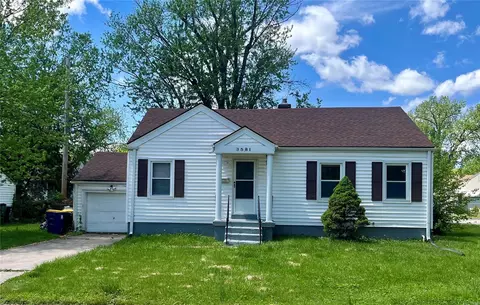 3581 Saint Joachim Ln, Saint Ann, MO 63074