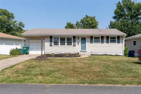155 Sally Dr, Florissant, MO 63031