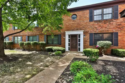 7937 Royal Arms Ct #1, Saint Louis, MO 63123