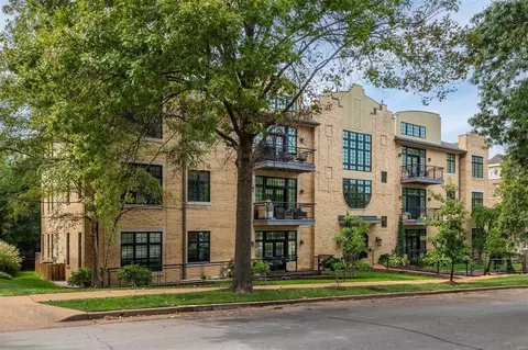 7518 Parkdale Ave #303, Saint Louis, MO 63105