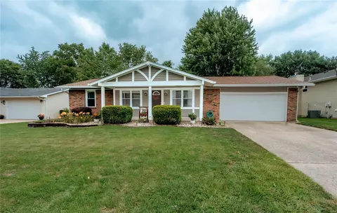 414 Sutters Mill Rd, Saint Peters, MO 63376