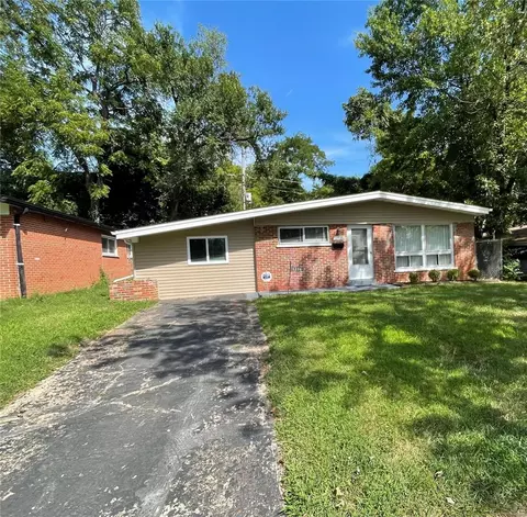 1316 Mendell Dr, Saint Louis, MO 63130