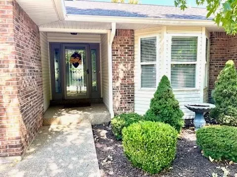 3046 Shady Oak Dr #8C, Saint Charles, MO 63301