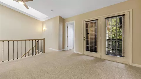 Living - 12933 Autumn Fields Ct, Saint Louis, MO 63146 photo 5 of 7