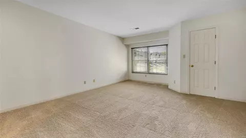 Bedroom - 12933 Autumn Fields Ct, Saint Louis, MO 63146 photo 3 of 4
