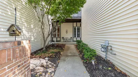 12933 Autumn Fields Ct, Saint Louis, MO 63146