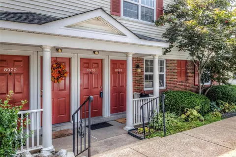 8928 Cardinal Ter, Brentwood, MO 63144