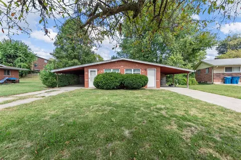14 Cunningham Ct, Saint Charles, MO 63301