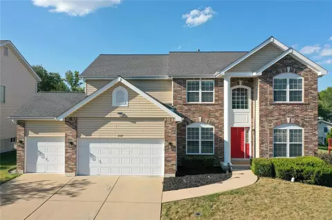 237 Magnolia Trace Dr, Ballwin, MO 63021
