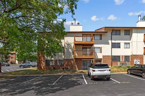 1531 Springlet Ct #11, Florissant, MO 63033