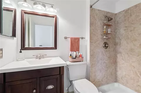 Bath - 221 Carmel Woods Dr, Ellisville, MO 63021 photo 3 of 3