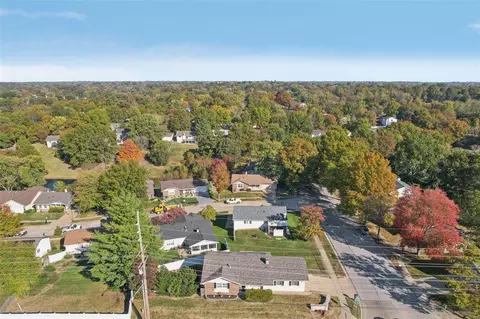 View/Area - 1137 Shadowoak Dr, Ballwin, MO 63021 photo 2 of 4