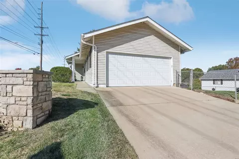 Exterior - 1137 Shadowoak Dr, Ballwin, MO 63021 photo 2 of 14