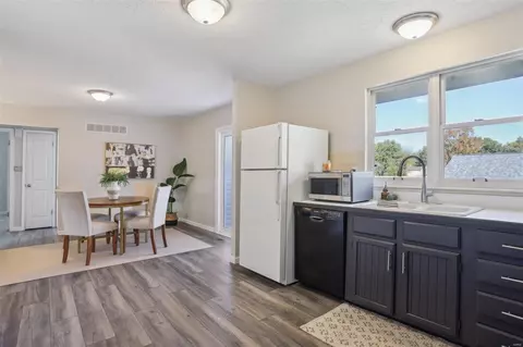 Dining - 1137 Shadowoak Dr, Ballwin, MO 63021 photo 5 of 5