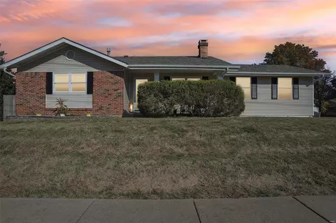 Exterior - 1137 Shadowoak Dr, Ballwin, MO 63021 photo 14 of 14