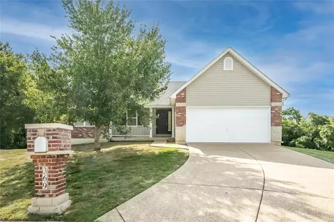 369 Pearson Ct, Saint Charles, MO 63304 photo 2