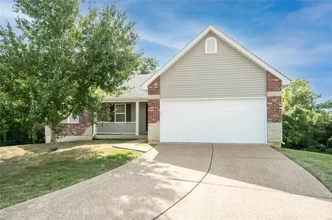 369 Pearson Ct, Saint Charles, MO 63304 photo 4