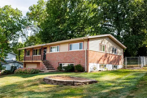 Exterior - 1306 Wyncrest Dr, Ballwin, MO 63011 photo 2 of 4