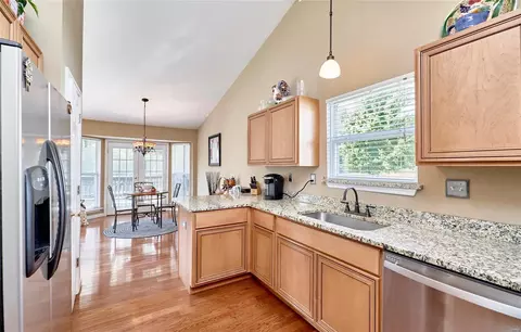 1120 Hampton Meadows Dr, O'fallon, MO 63368 photo 8