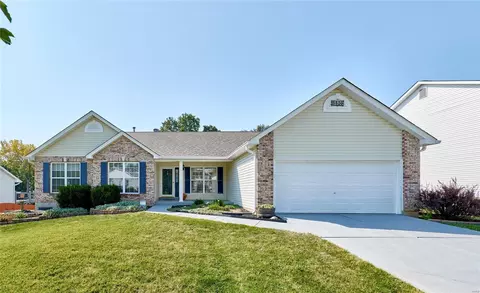 1120 Hampton Meadows Dr, O'fallon, MO 63368