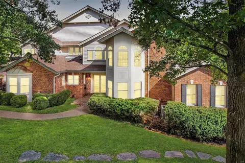 13334 Fairfield Square Dr, Chesterfield, MO 63017