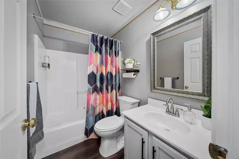 Bath - 1425 Quiver Dr, O'fallon, MO 63366 photo 4 of 5