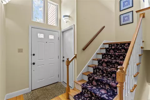 Entry Way - 1858 Ridgeview Circle Dr, Ballwin, MO 63021 photo 1 of 4