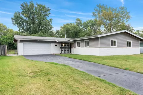 3035 Newgate Dr, Florissant, MO 63033