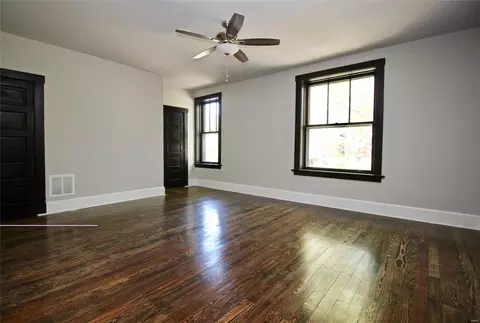 Living - 3473 S Spring Ave, Saint Louis, MO 63116 photo 4 of 7