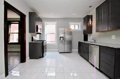 Kitchen - 3473 S Spring Ave, Saint Louis, MO 63116 photo 4 of 6