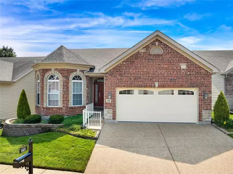 165 Blue Water Dr, St Peters, MO 63366