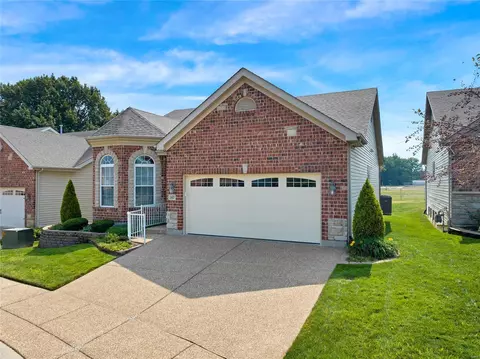 165 Blue Water Dr, St Peters, MO 63366 photo 4