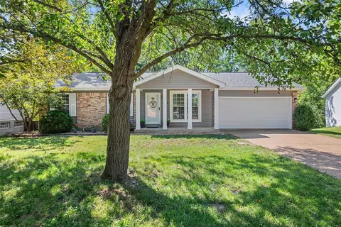 3062 Grassy Valley Dr, Saint Louis, MO 63129