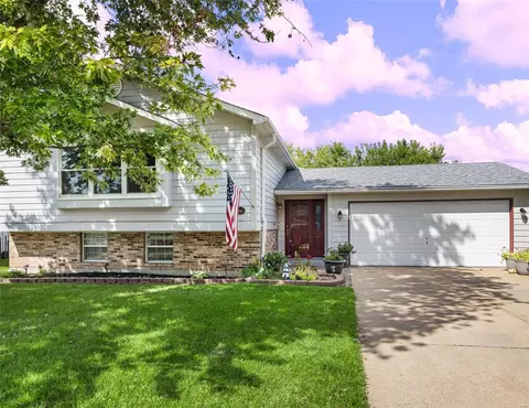 3058 Valley Vista Dr N, Saint Peters, MO 63376
