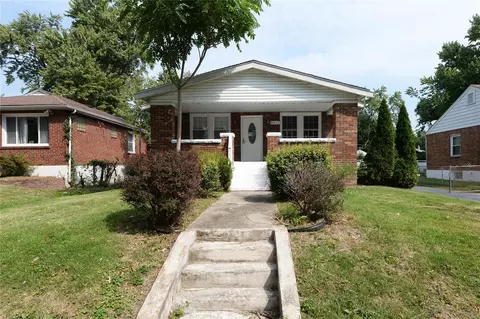8311 Fullerton Ave, Saint Louis, MO 63132