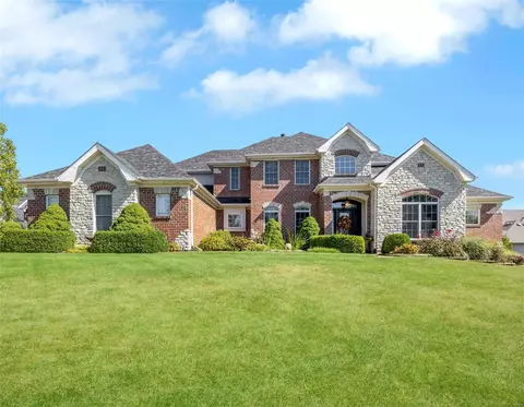 67 Saybridge Manor Pkwy, Lake Saint Louis, MO 63367