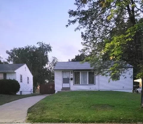3804 Courtois St, Saint Louis, MO 63123