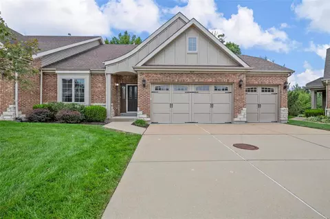 967 Hanna Bend Ct, Manchester, MO 63021