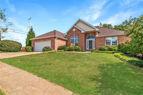 16802 Enderbush Ln, Eureka, MO 63025 photo 2