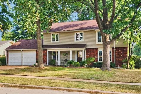 11582 Tivoli Ln, Saint Louis, MO 63146