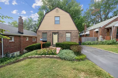 13 N Hartnett Ave #1/2, Ferguson, MO 63135