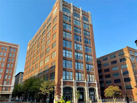 1627 Locust St #401, Saint Louis, MO 63103
