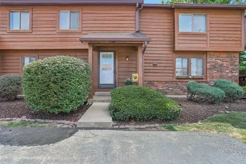 270 Cedar Grove Dr #C, Saint Charles, MO 63304