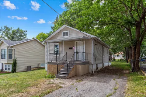 2323 Wengler Ave, Saint Louis, MO 63114