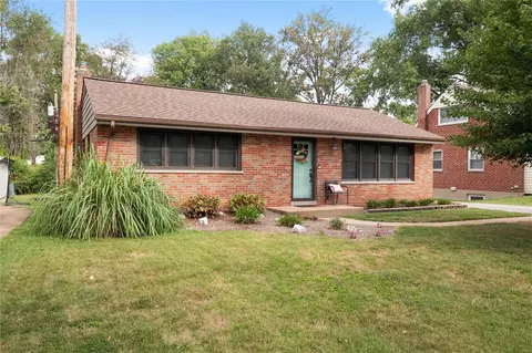 9781 Twin Vista Dr, Saint Louis, MO 63126