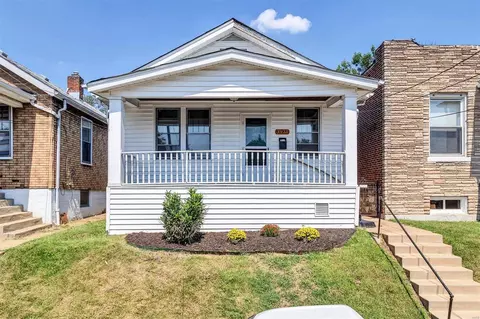 3931 Schiller Pl, Saint Louis, MO 63116